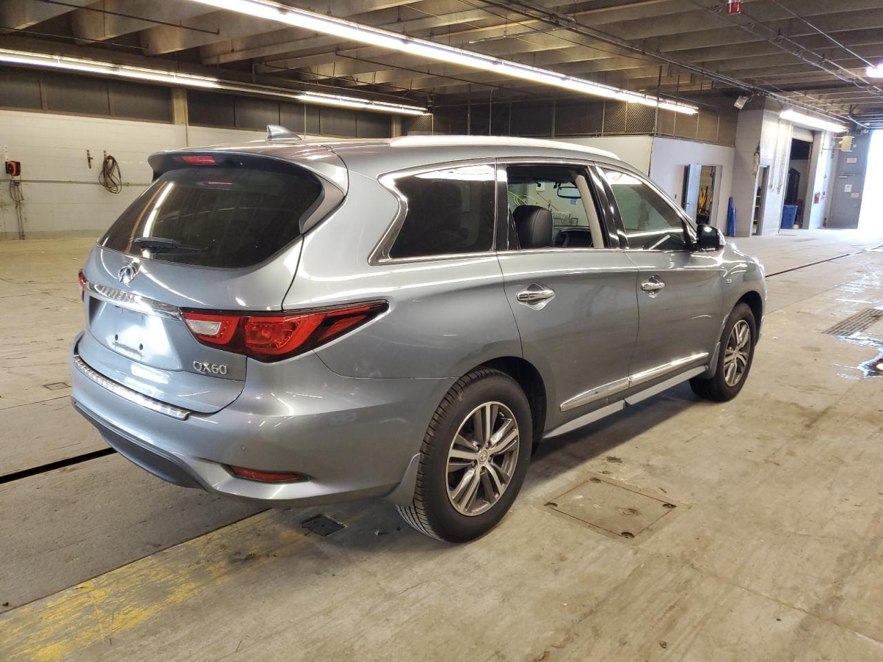 2016 Infiniti QX60 - Image 3