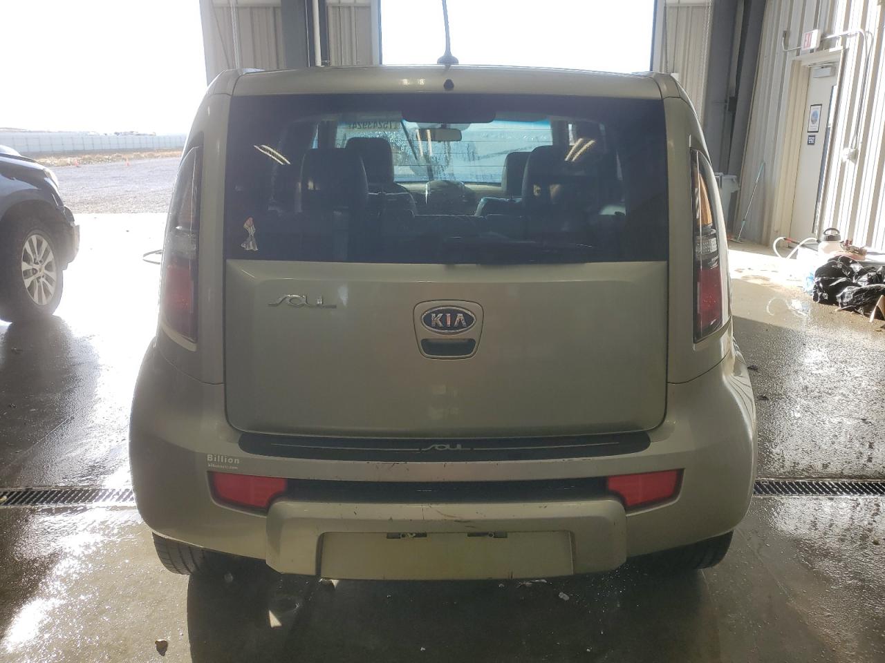 2011 Kia Soul + VIN: KNDJT2A29B7281121 Lot: 75243924