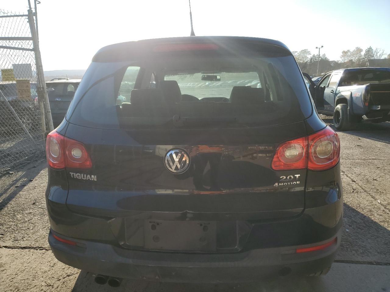 2010 Volkswagen Tiguan Se VIN: WVGBV7AX0AW521163 Lot: 77359044