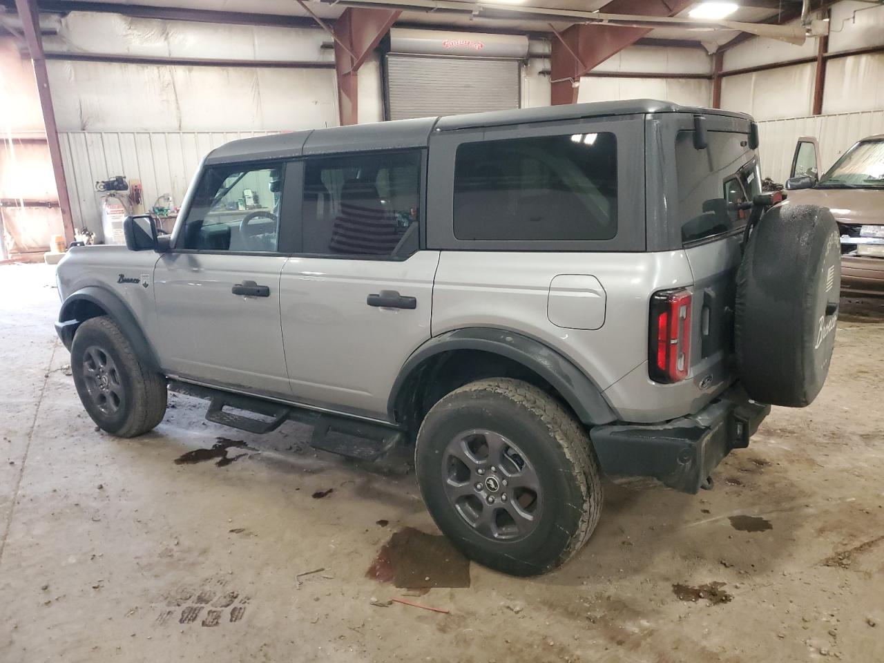 2023 Ford Bronco - Image 2
