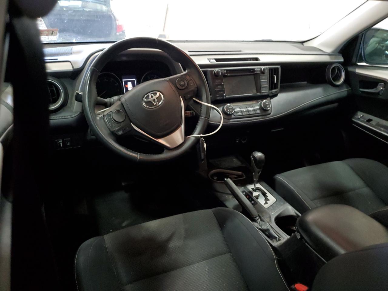 2018 Toyota RAV 4 - Image 8