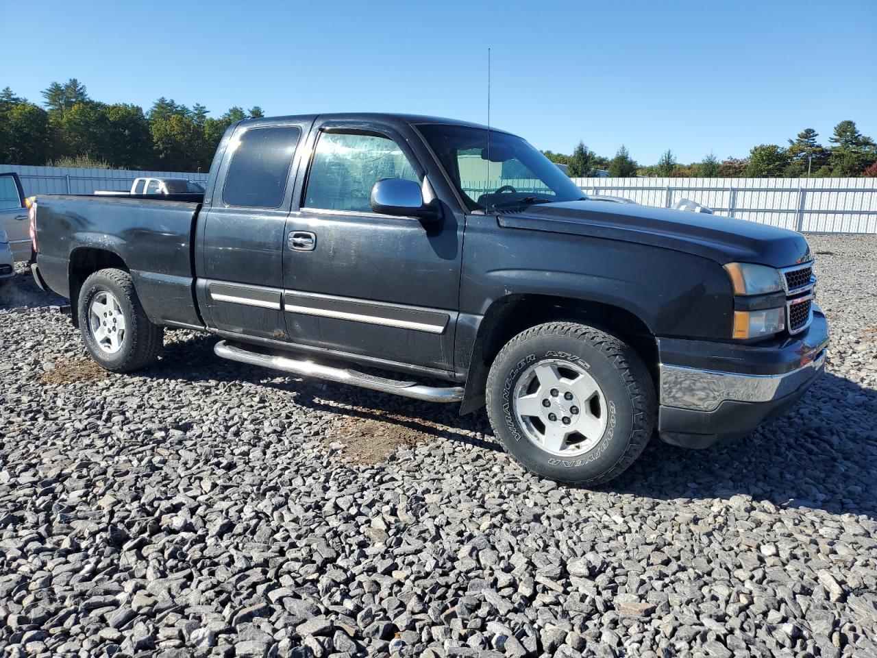 2006 Chevrolet Silverado - Image 4
