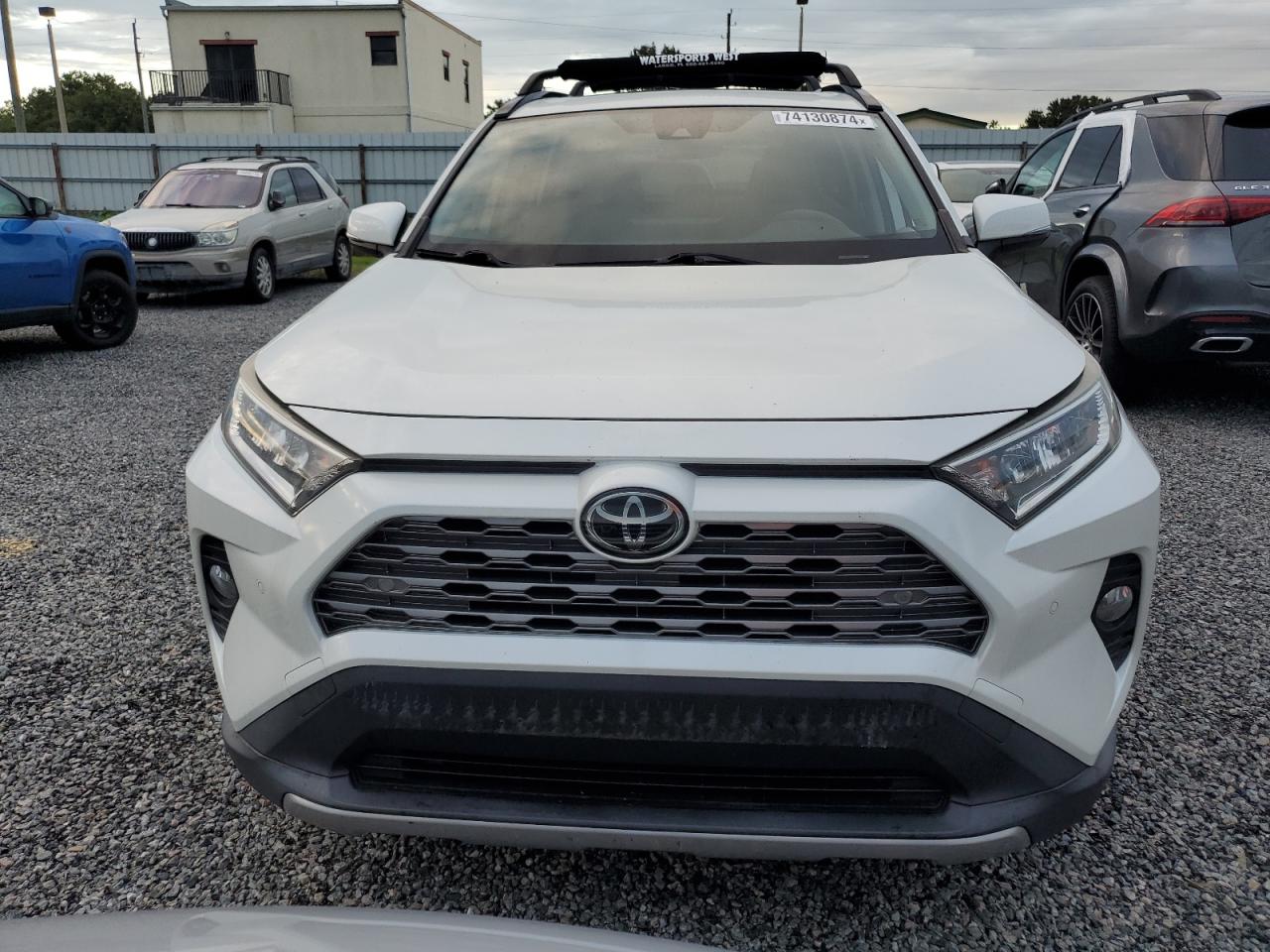 2019 Toyota RAV 4 - Image 5