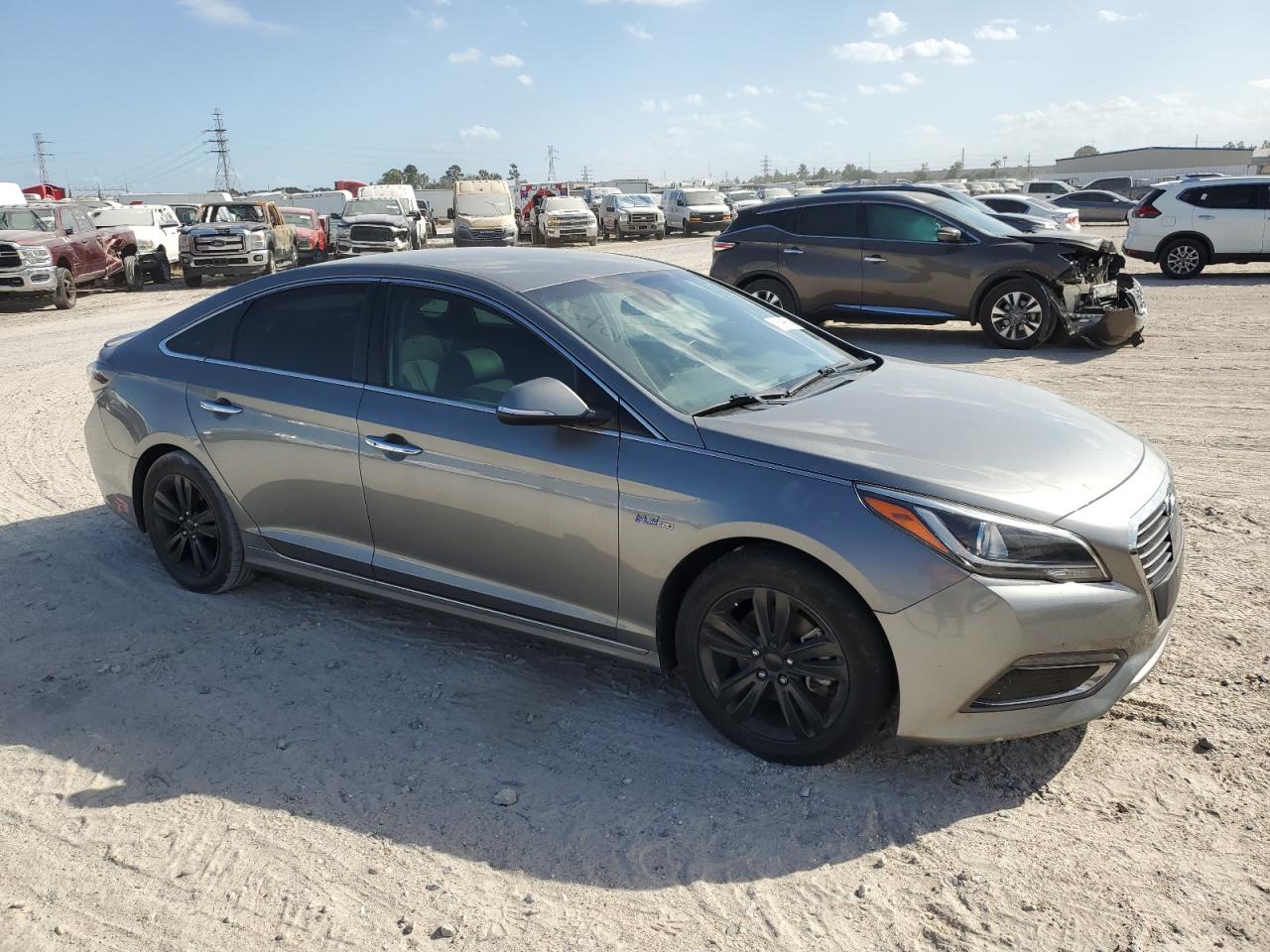 2017 Hyundai Sonata - Image 4