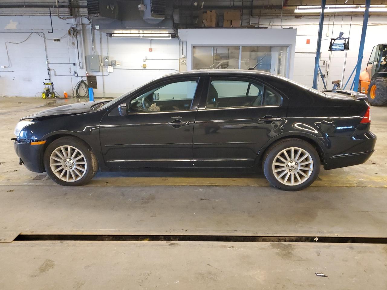 2009 Mercury Milan - Image 2