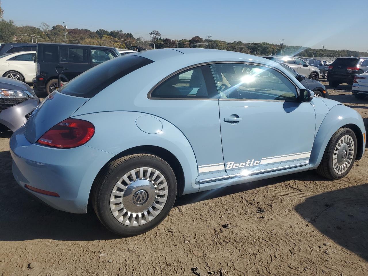 2015 Volkswagen Beetle 1.8T VIN: 3VWJ07AT1FM601197 Lot: 76710554