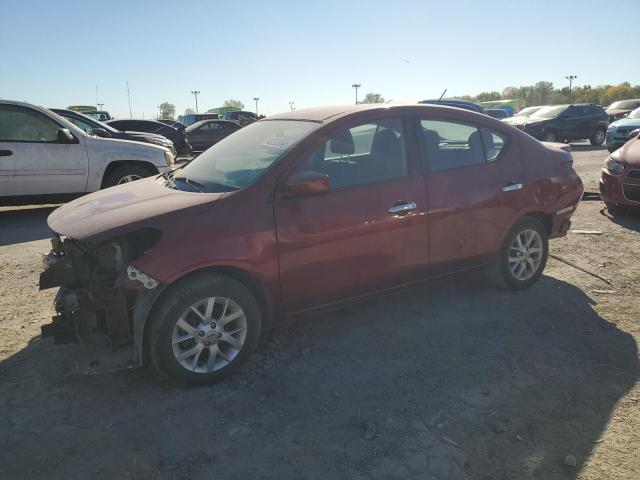  NISSAN VERSA 2018 Czerwony