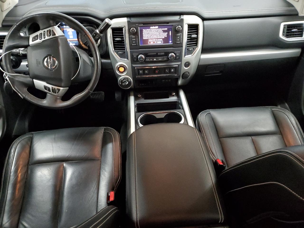 2019 Nissan Titan - Image 8