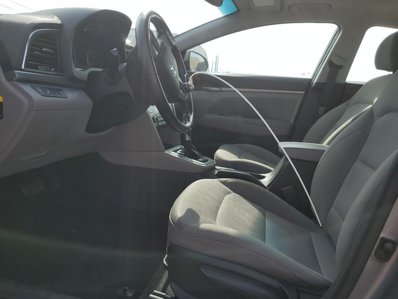 2018 Hyundai Elantra - Image 7