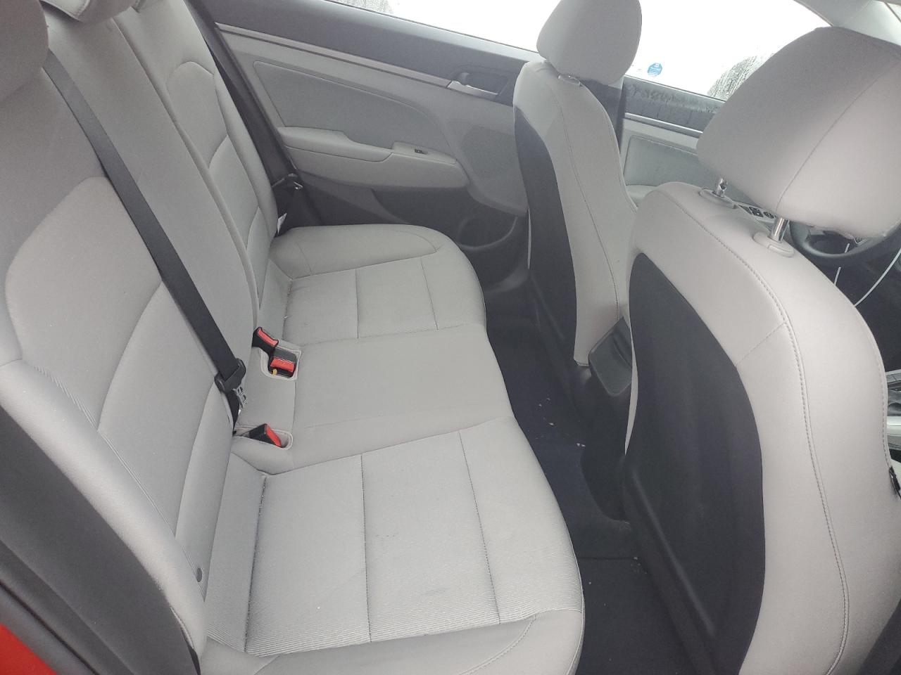 2017 Hyundai Elantra - Image 10
