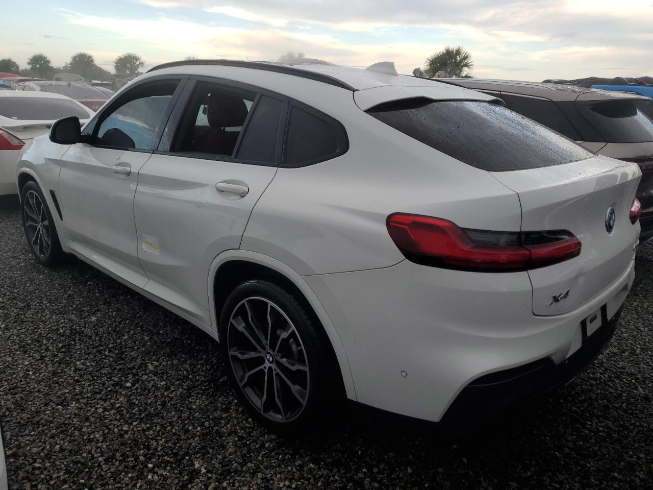 2021 BMW X4 - Image 2