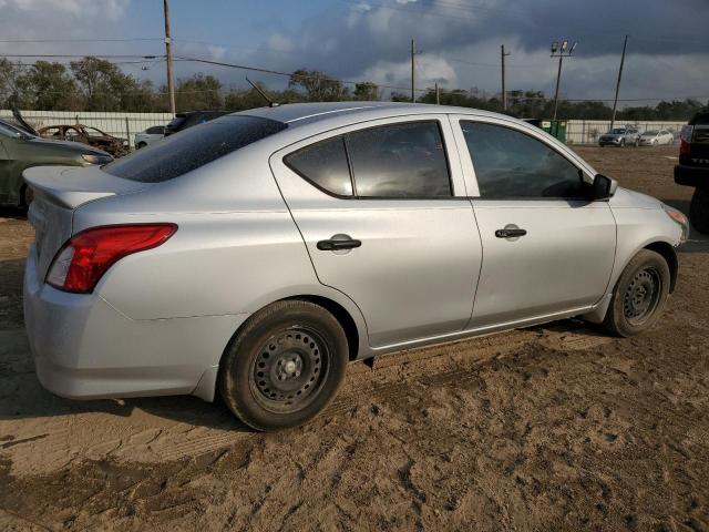  NISSAN VERSA 2018 Сріблястий