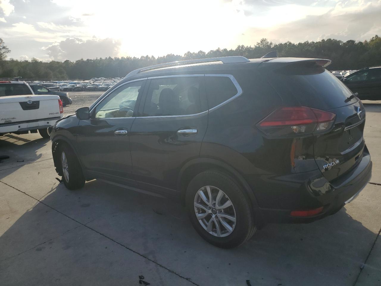 2019 Nissan Rogue - Image 2