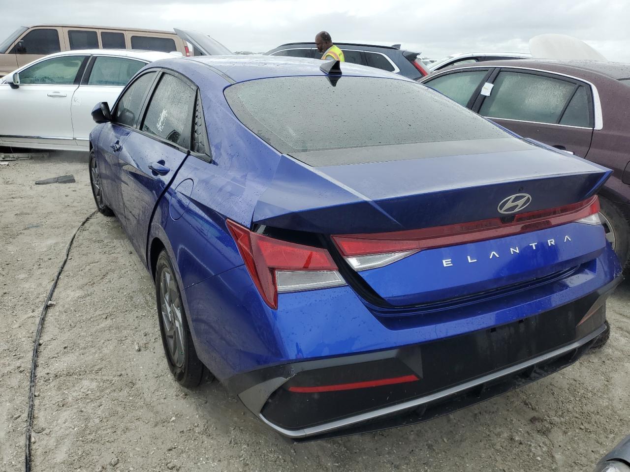 2024 Hyundai Elantra - Image 6