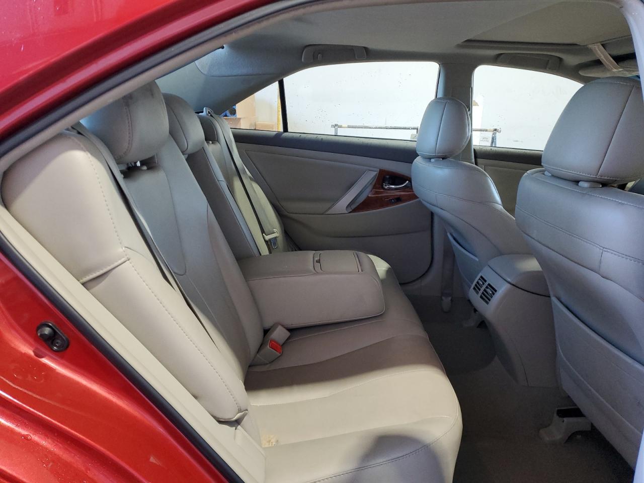 2011 Toyota Camry - Image 10