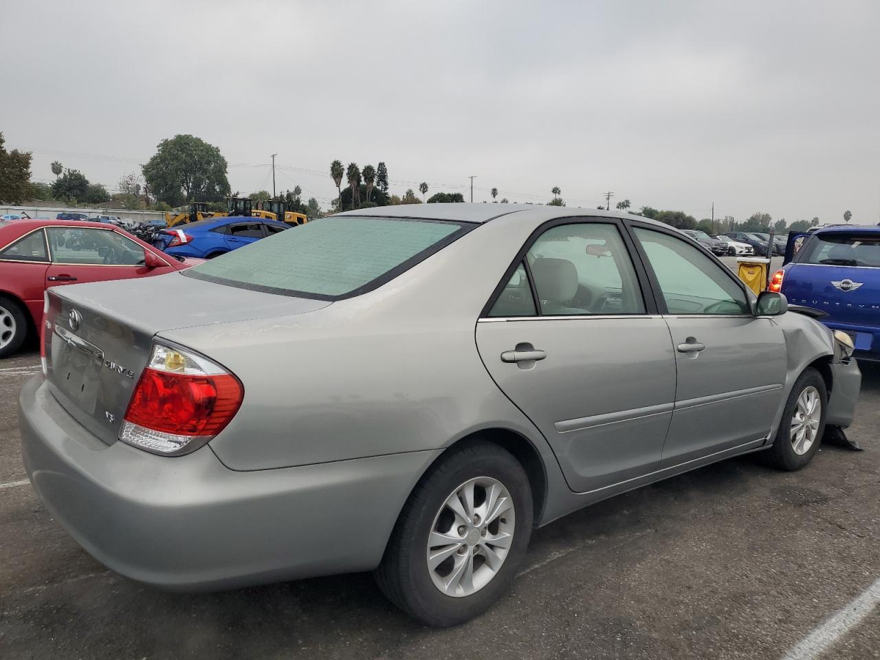 2005 Toyota Camry - Image 3