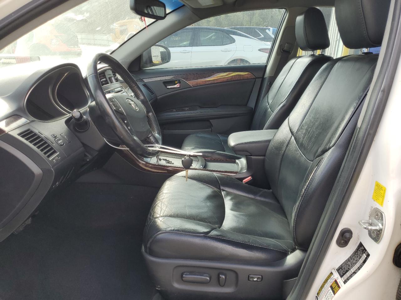 2011 Toyota Avalon - Image 7