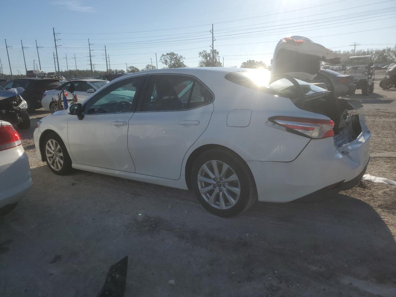 4T1B11HK3JU056392 2018 Toyota Camry L