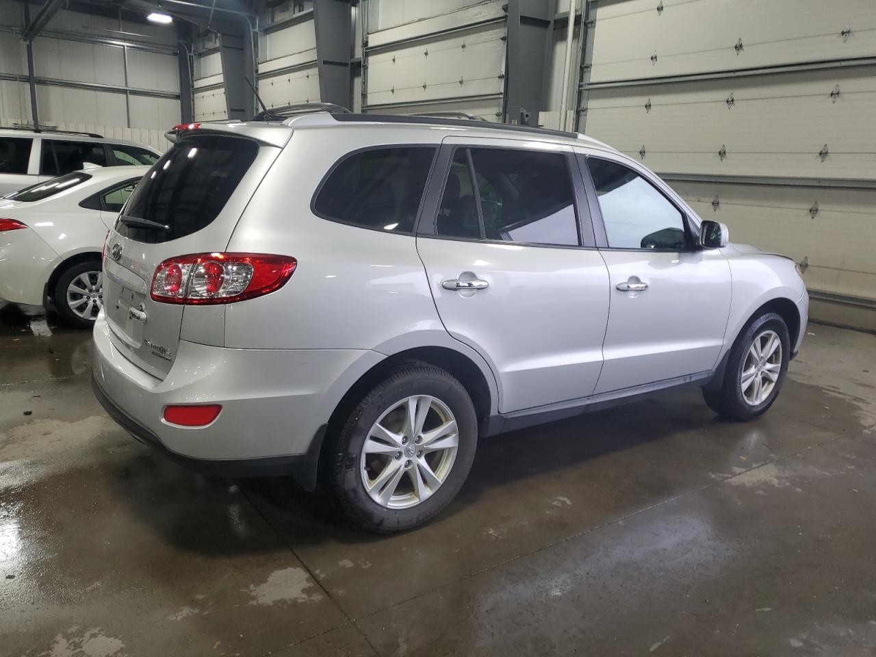 2011 Hyundai Santa Fe - Image 3