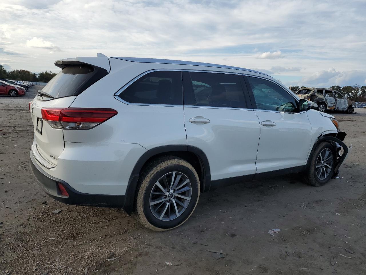 2019 Toyota Highlander - Image 3