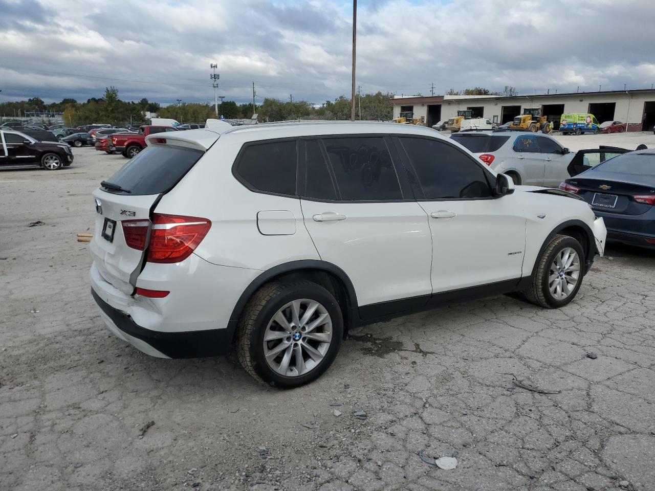 VIN 5UXWX9C56H0T09063 2017 BMW X3 no.3