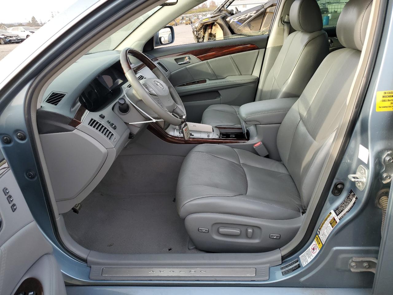 2008 Toyota Avalon - Image 7
