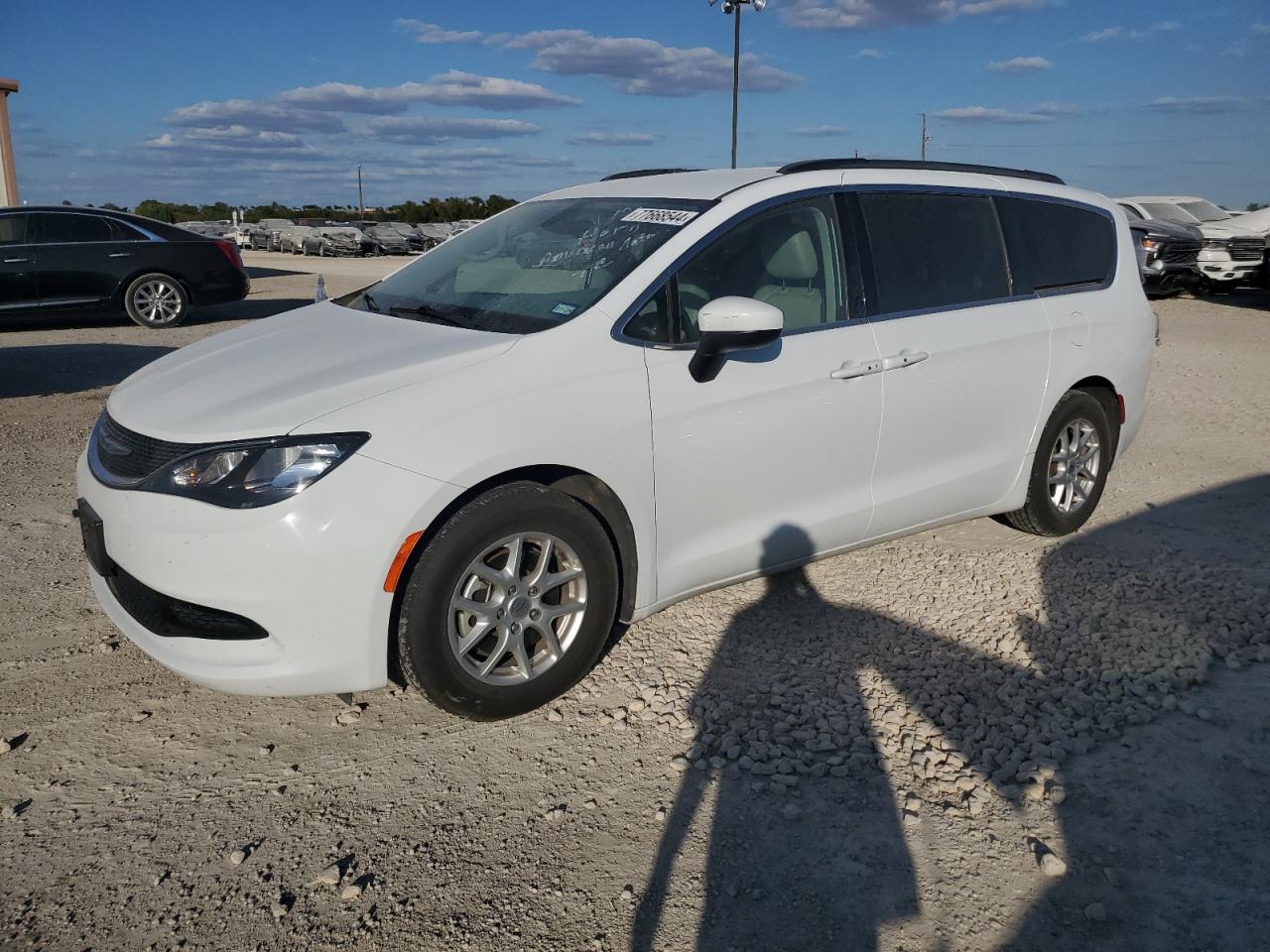 2021 Chrysler Voyager - Image 1