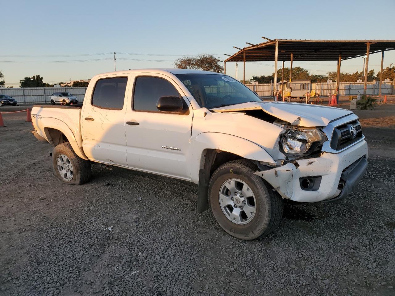 VIN 3TMJU4GNXEM163213 2014 TOYOTA TACOMA no.4