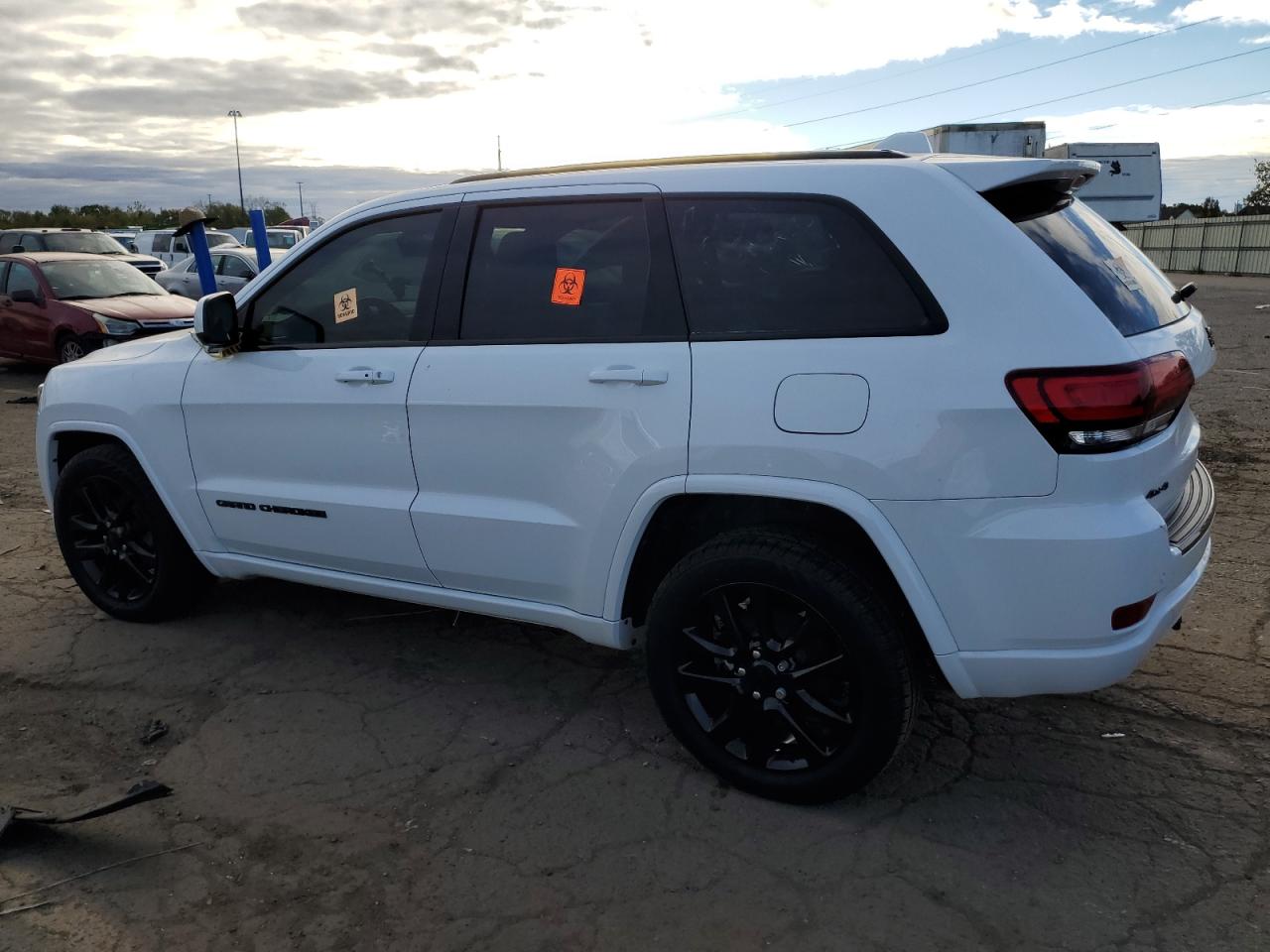 2017 Jeep Grand Cherokee - Image 2