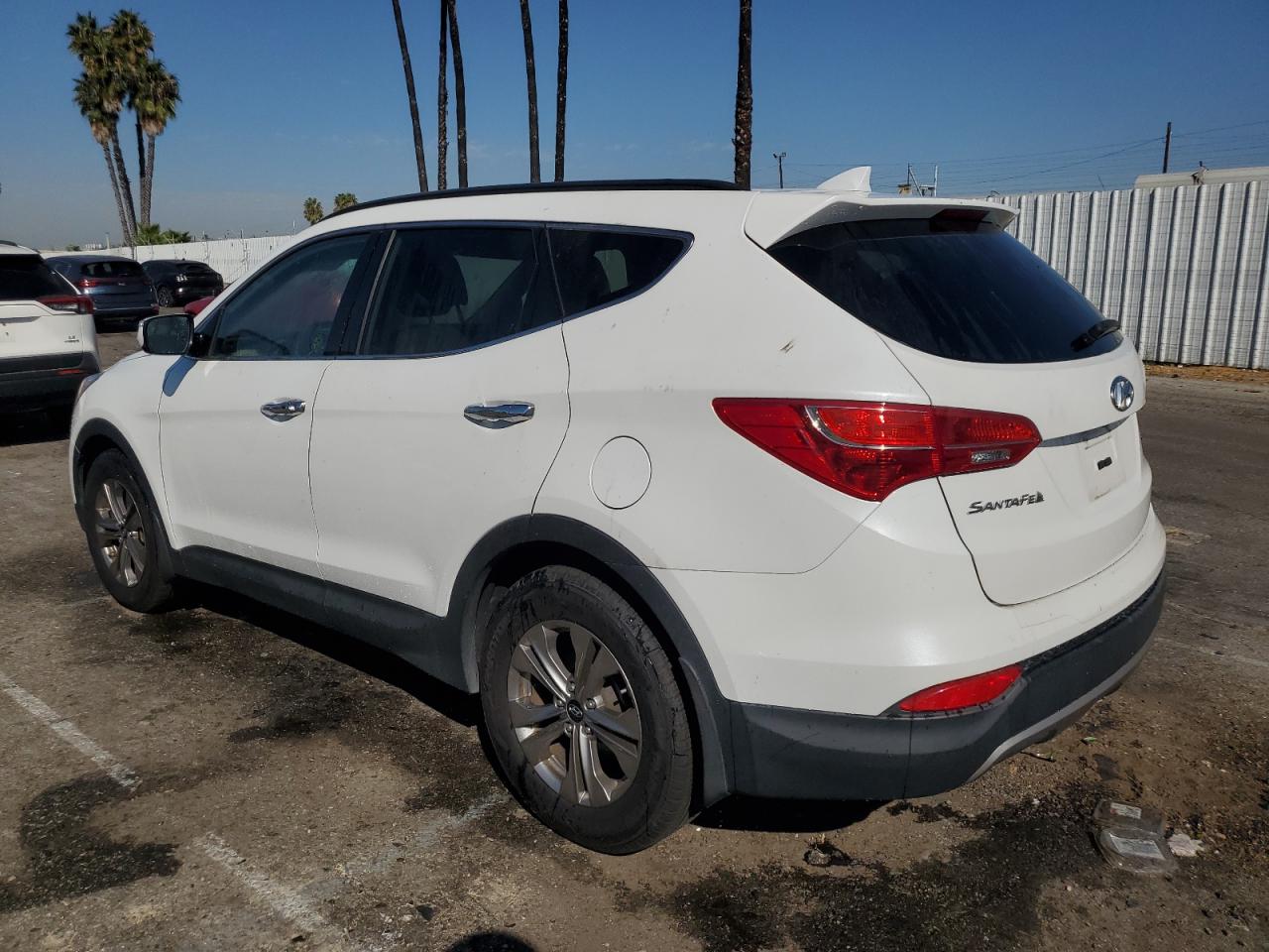 2016 Hyundai Santa Fe - Image 2