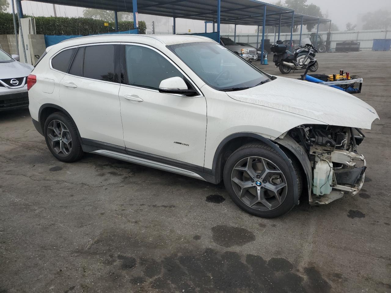 VIN WBXHT3C37J5L25642 2018 BMW X1 no.4