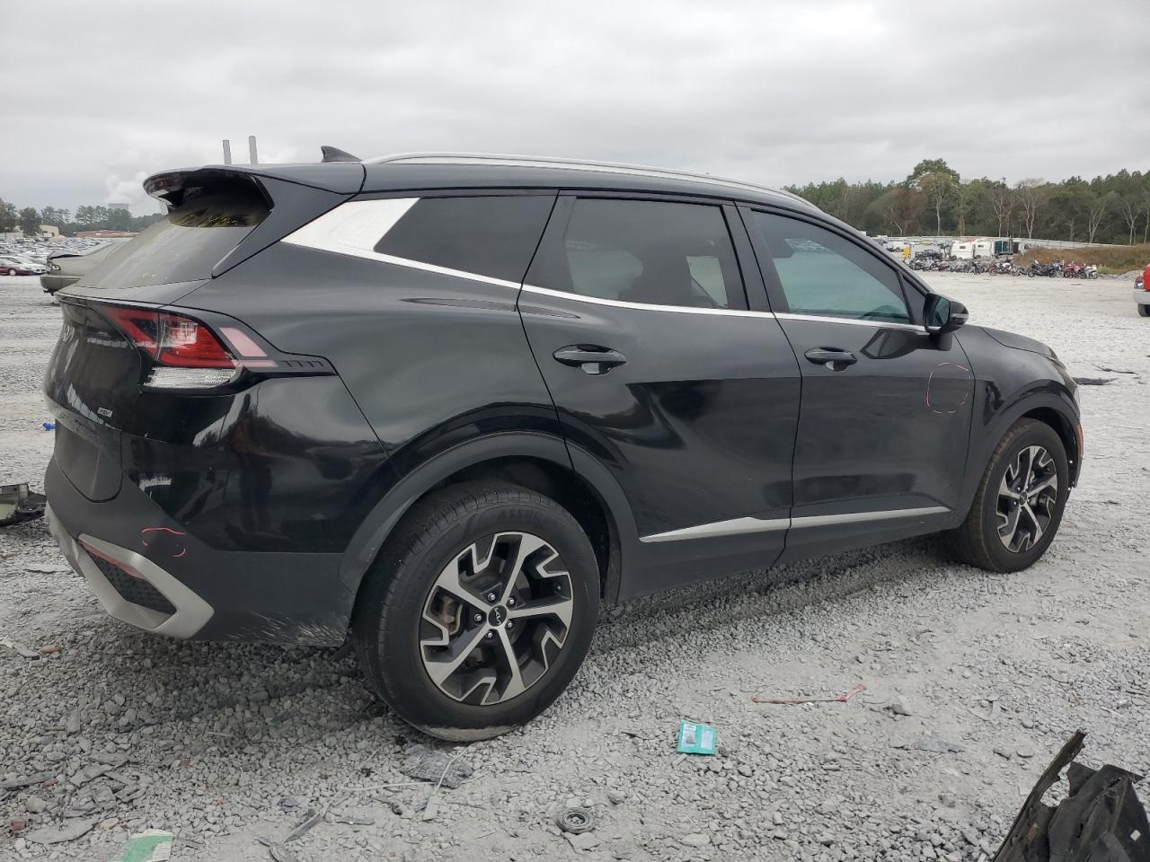 2023 Kia Sportage - Image 3