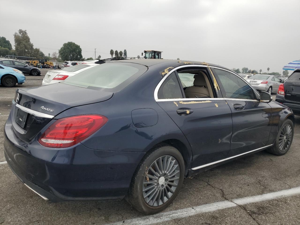 VIN 55SWF4KB7FU015649 2015 MERCEDES-BENZ C-CLASS no.3