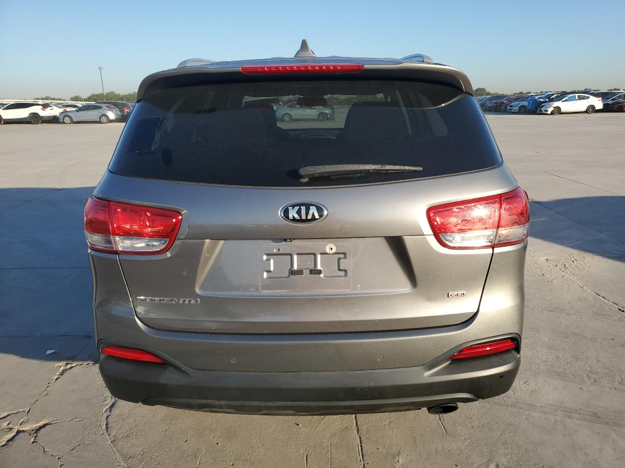 5XYPG4A3XHG212615 2017 Kia Sorento Lx