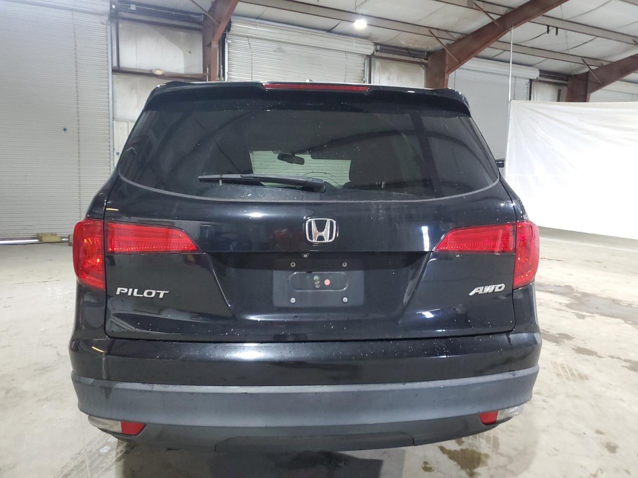 2017 Honda Pilot - Image 6