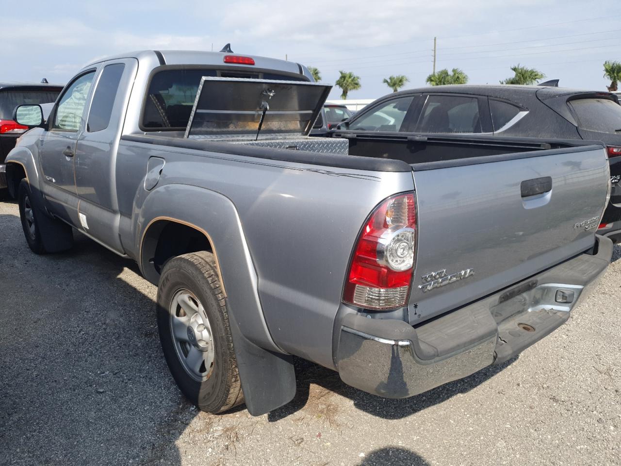 2015 Toyota Tacoma - Image 2