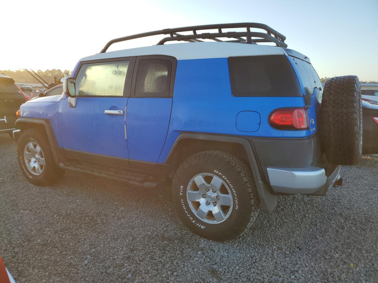 2007 Toyota FJ Cruiser - Image 2