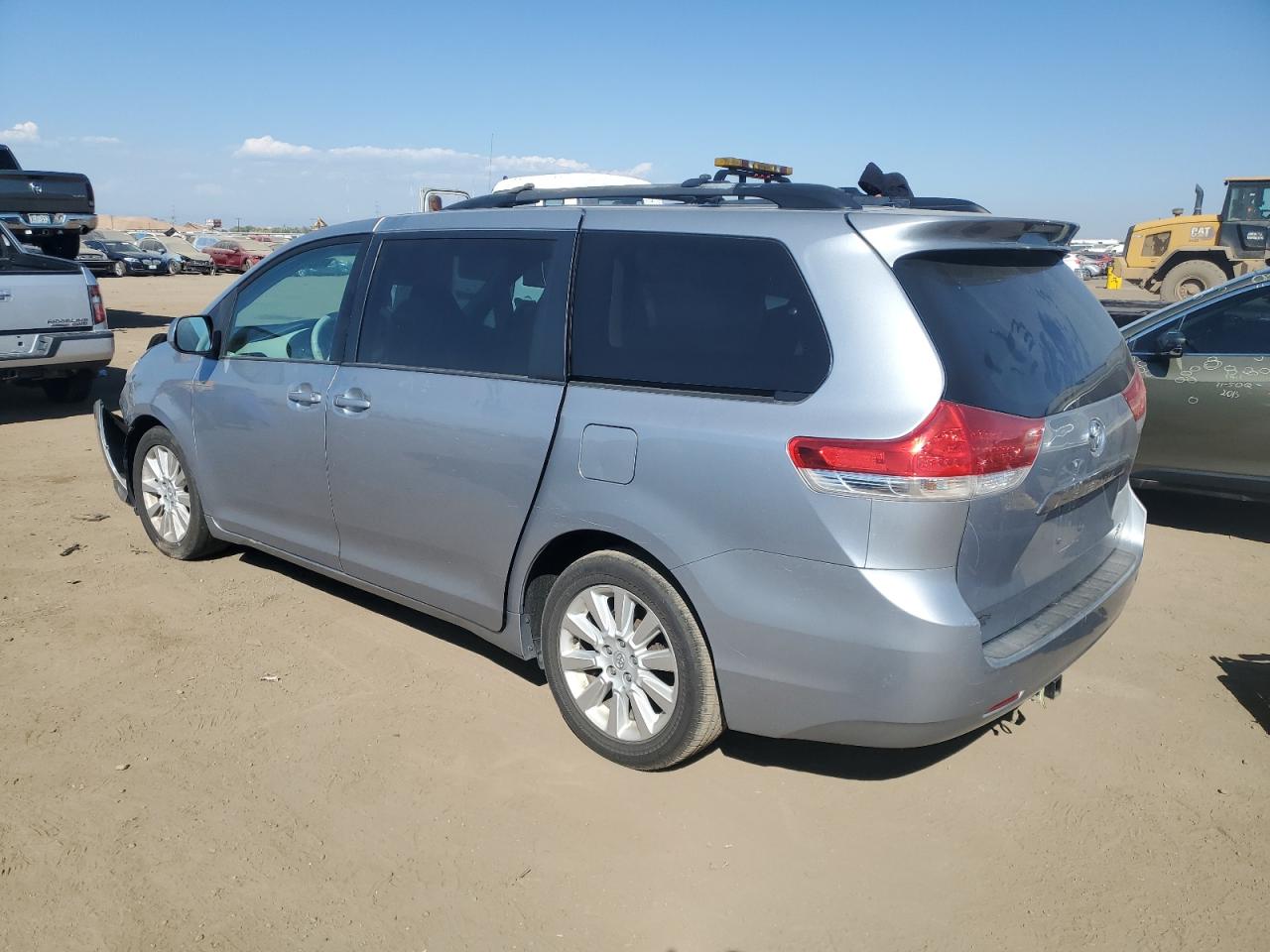 2013 Toyota Sienna - Image 2