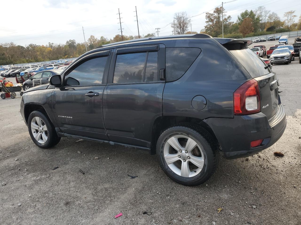 VIN 1C4NJDBB1FD332264 2015 JEEP COMPASS no.2