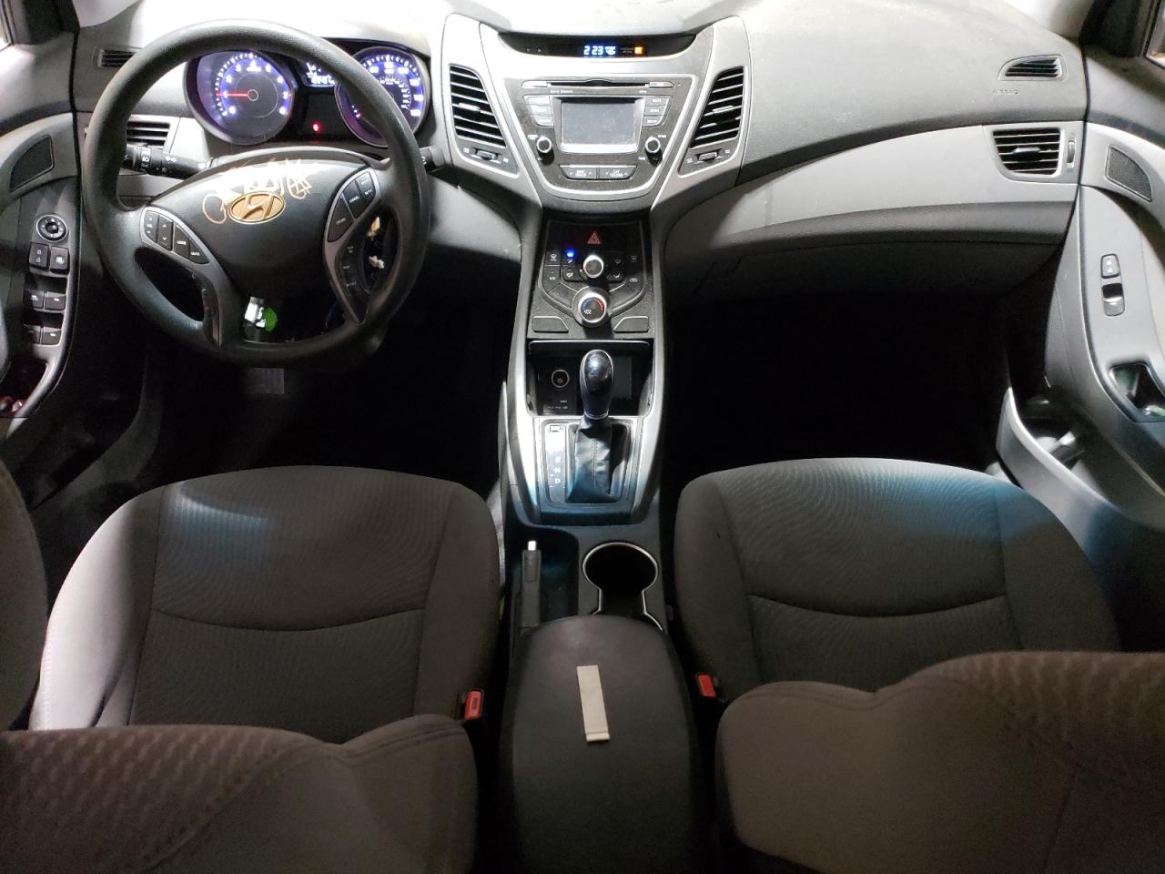 2015 Hyundai Elantra - Image 8