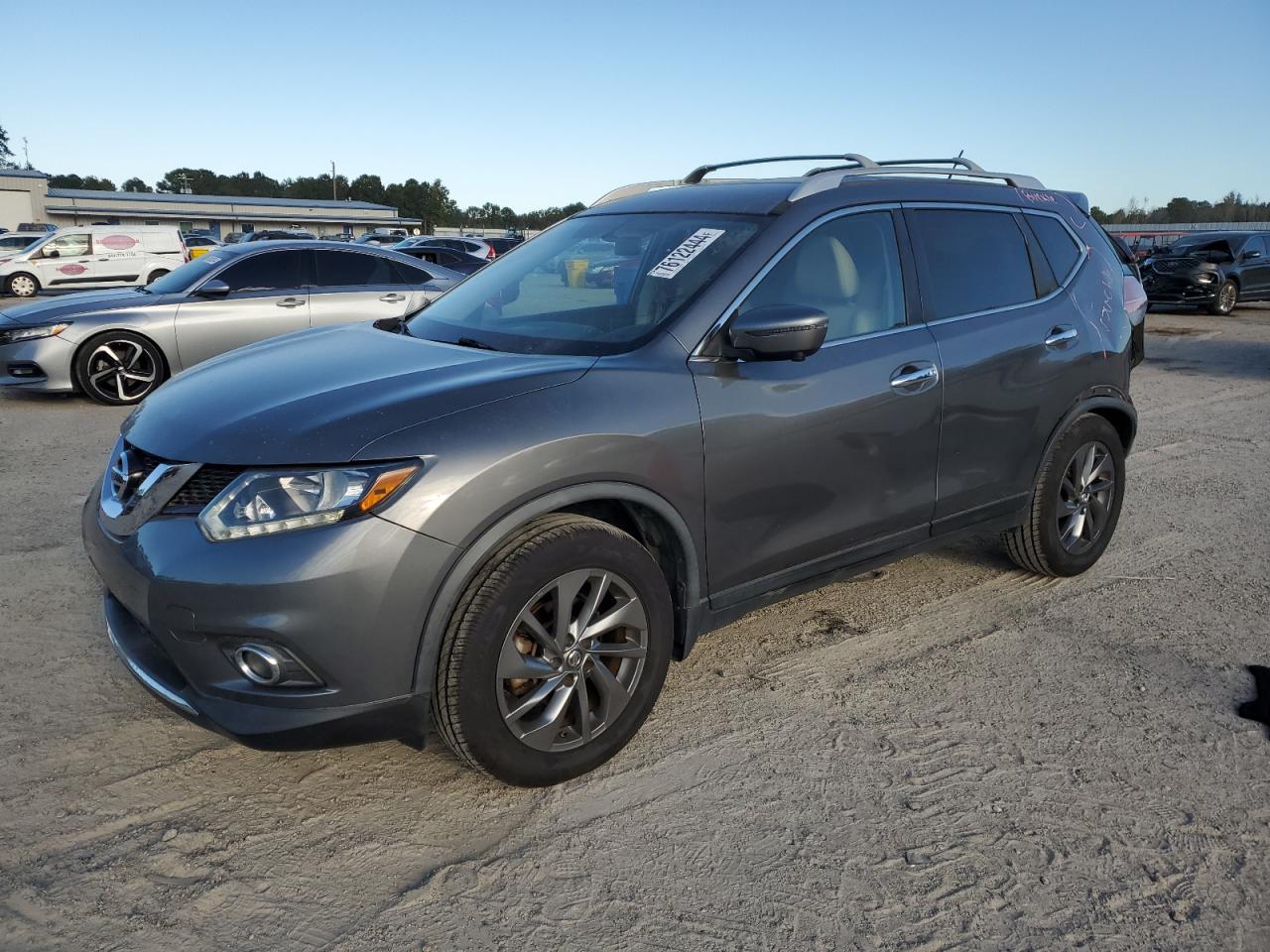 2016 Nissan Rogue - Image 1