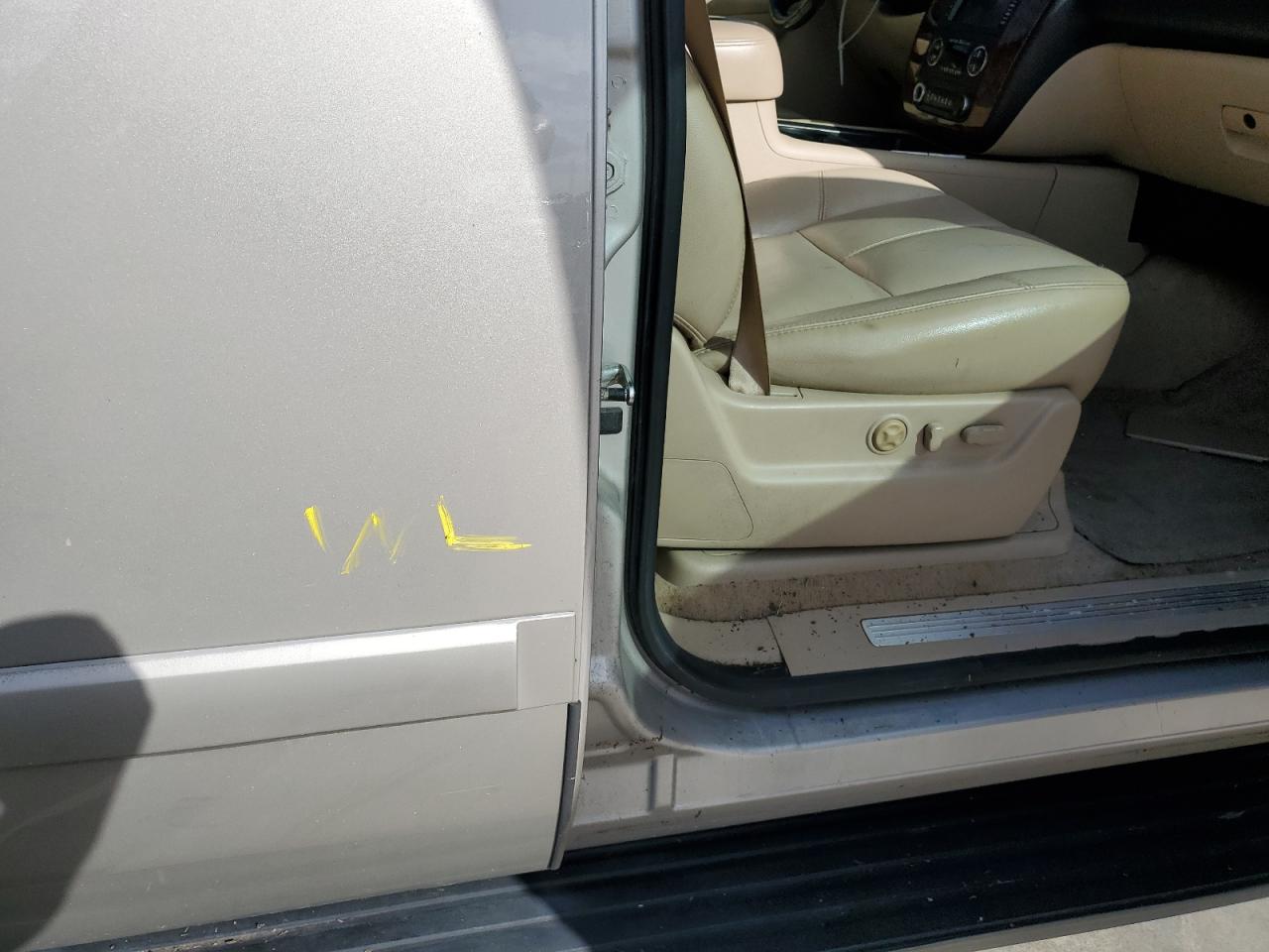 2007 Chevrolet Tahoe - Image 13