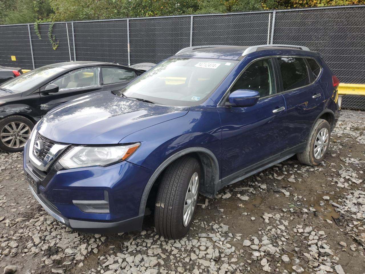 JN8AT2MV2HW006084 2017 NISSAN ROGUE - Image 1