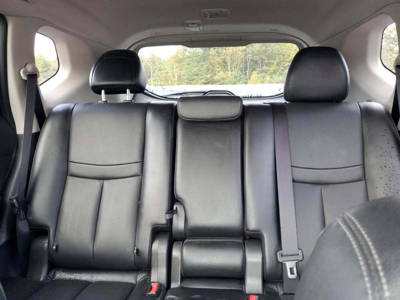 2018 Nissan Rogue - Image 10