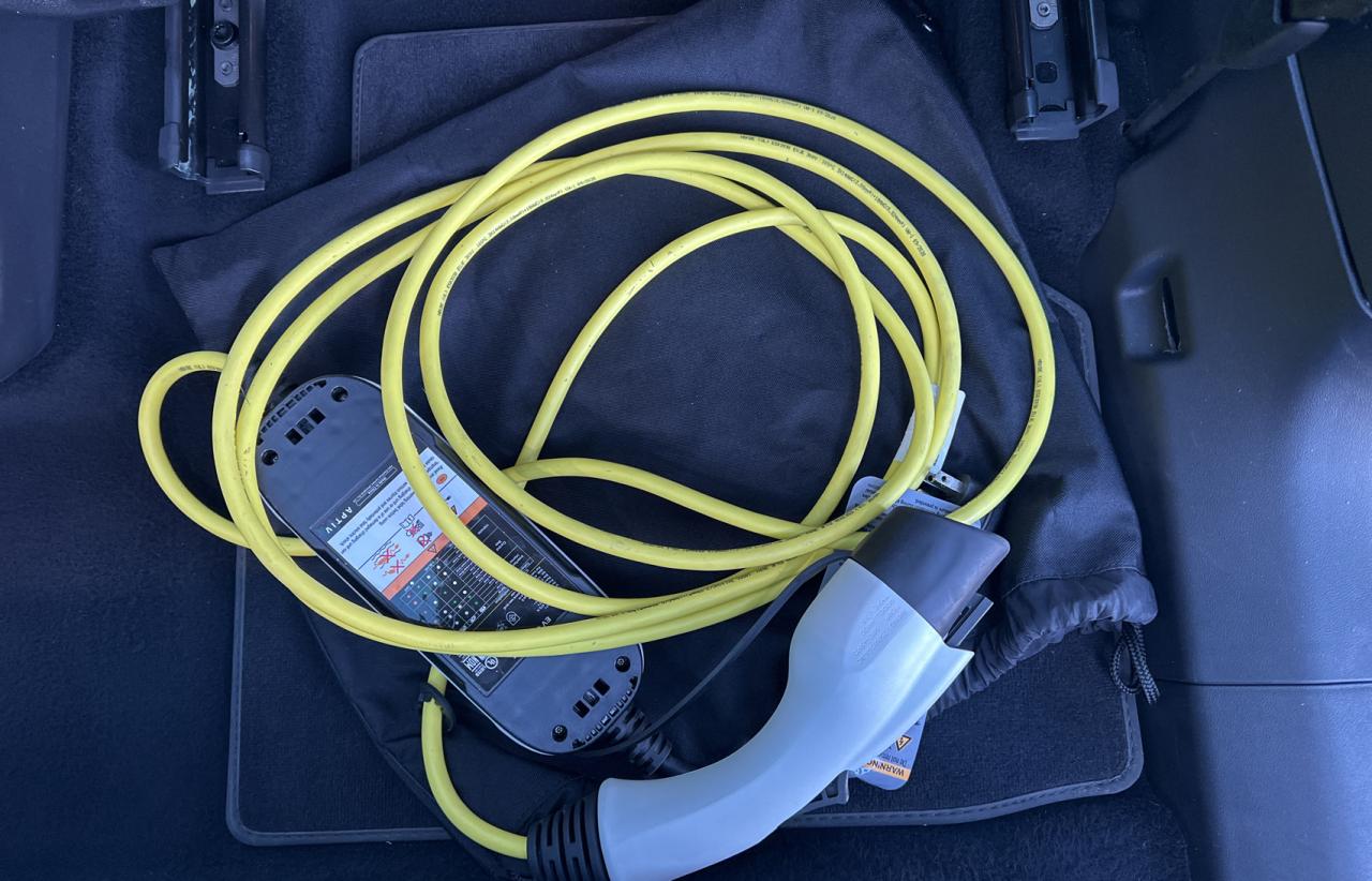 2021 Volkswagen Id.4 First VIN: WVGDMPE24MP007325 Lot: 78248214