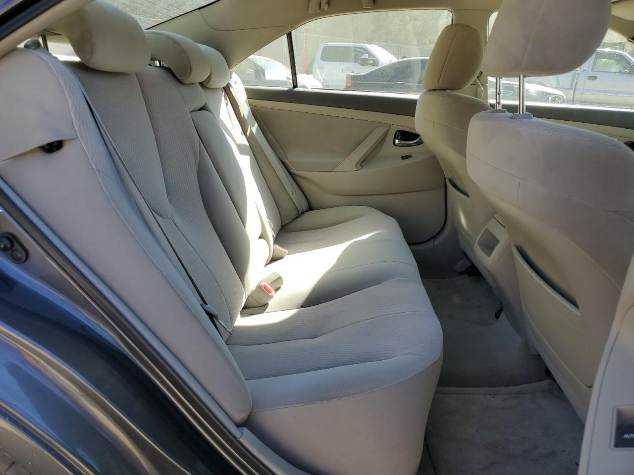 2010 Toyota Camry - Image 10