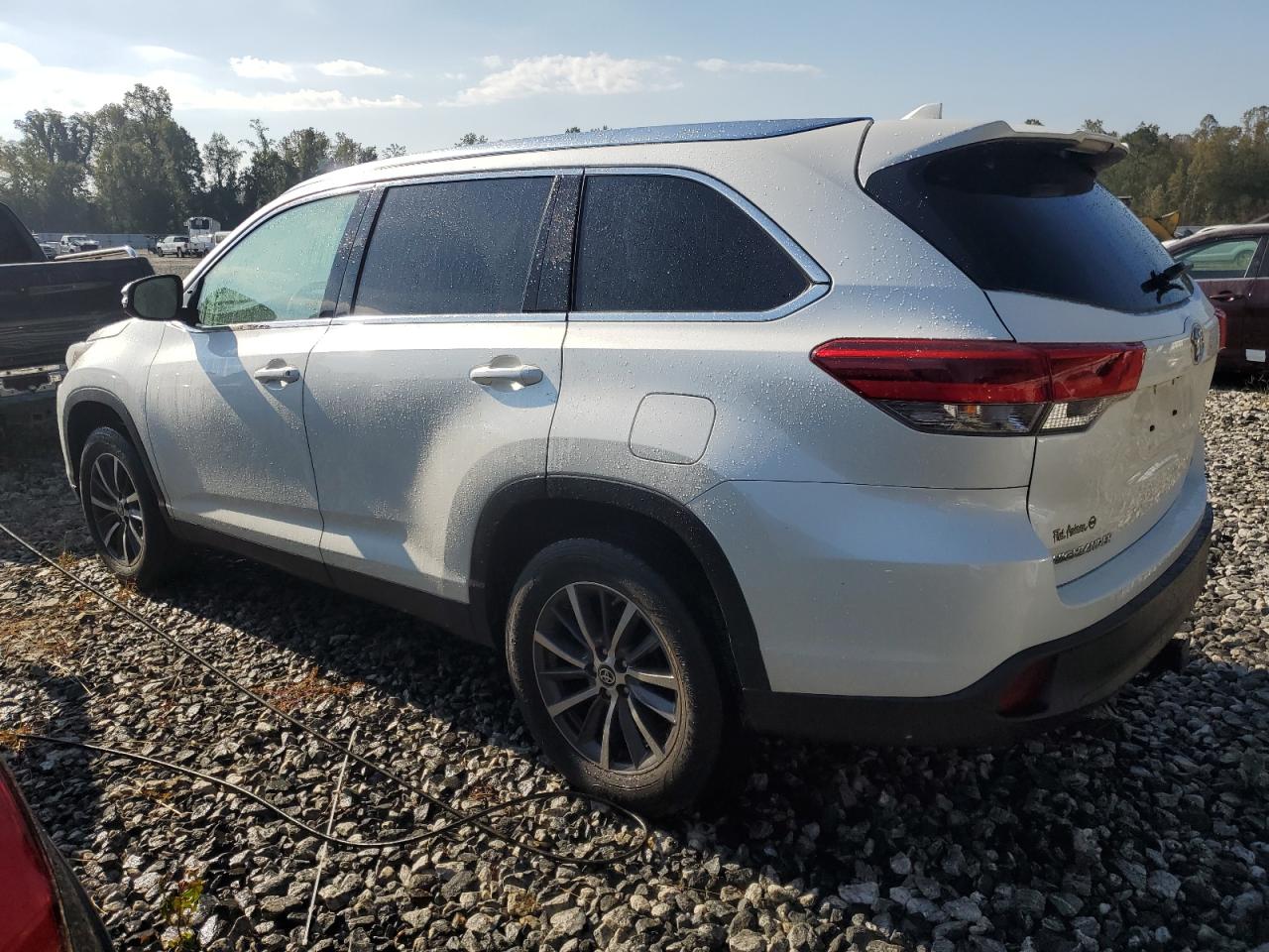 2019 Toyota Highlander - Image 2