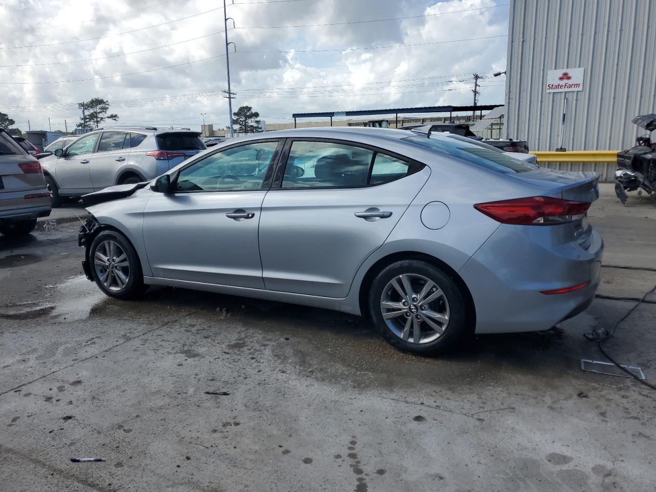 2017 Hyundai Elantra - Image 2