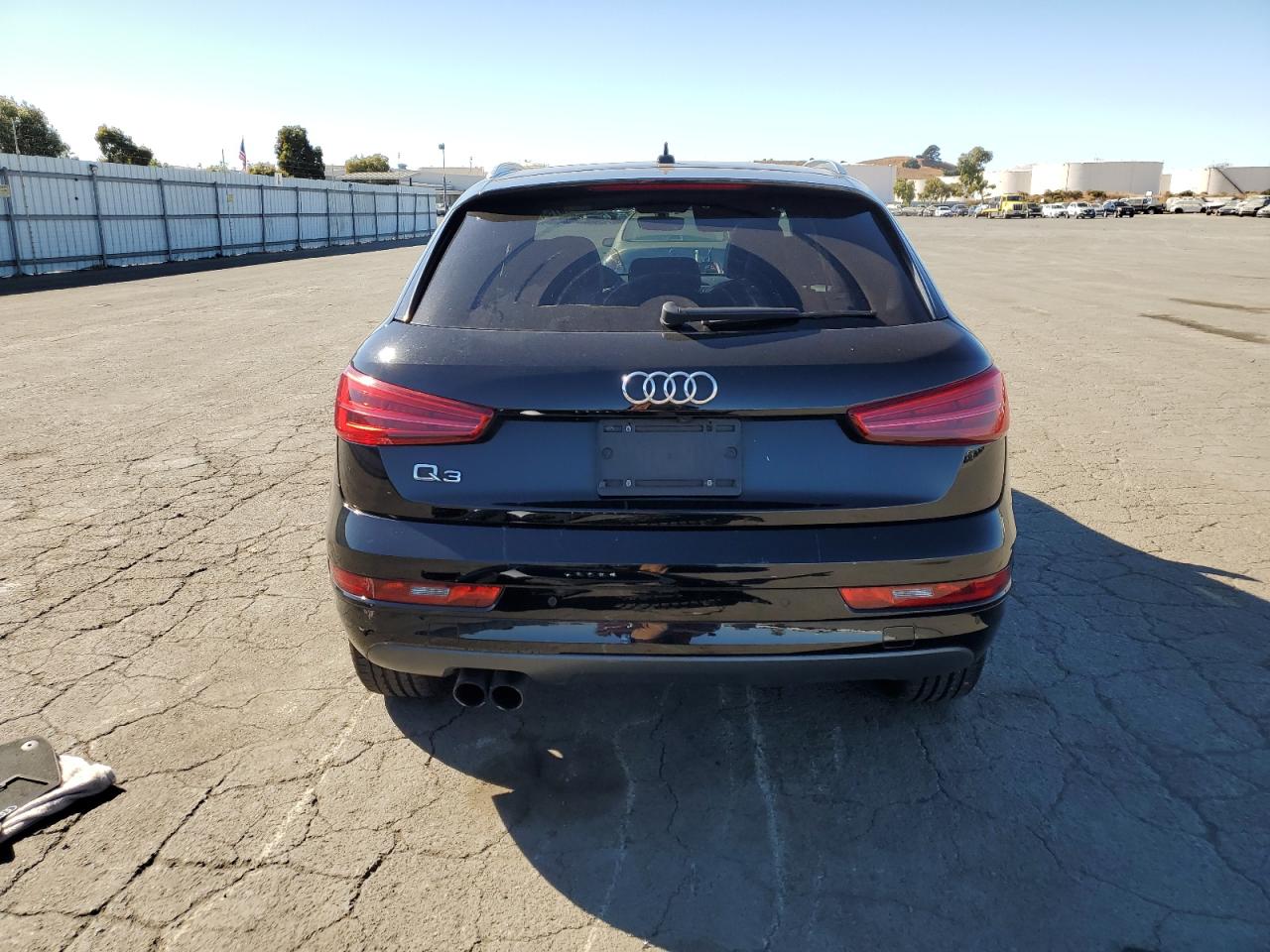 WA1BCCFS1JR028603 2018 Audi Q3 Premium