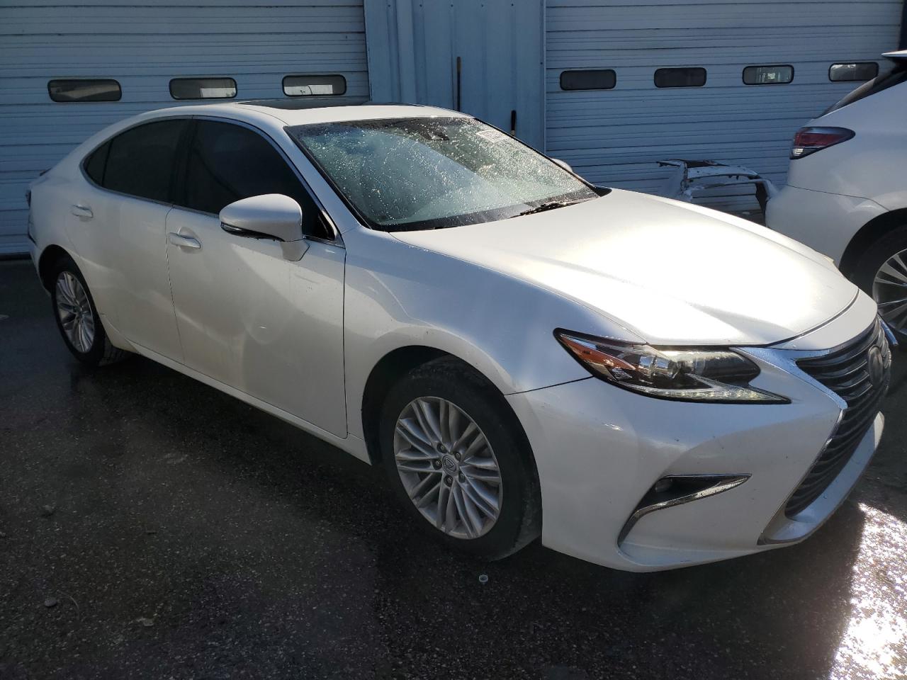 2017 Lexus ES - Image 4